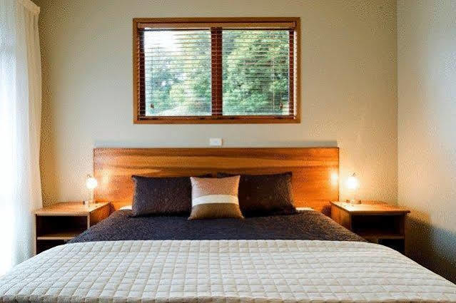 Mahitahi Lodge บรูซเบย์ ภายนอก รูปภาพ